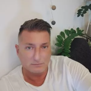 MikiM Profile Picture